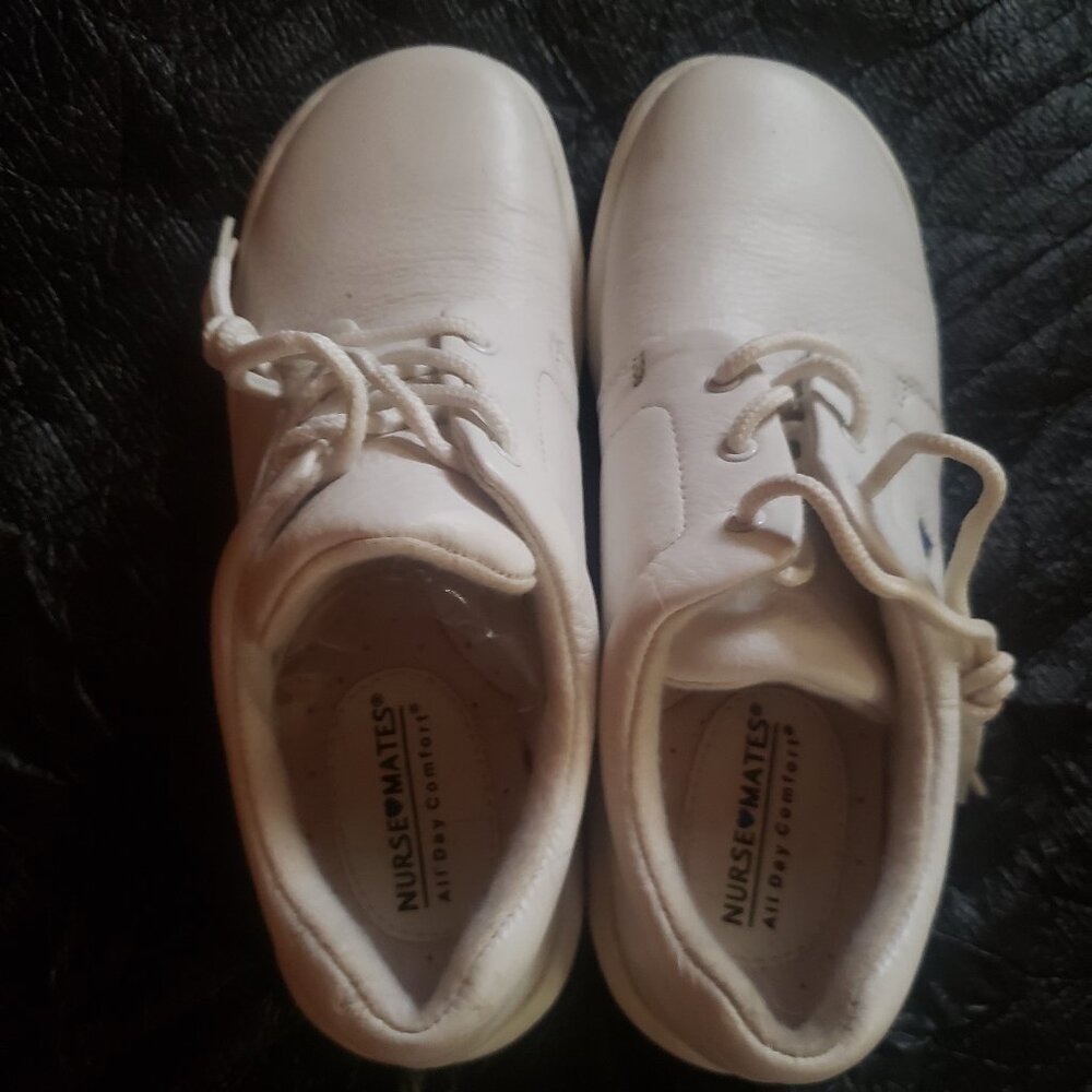 Nursing shoes